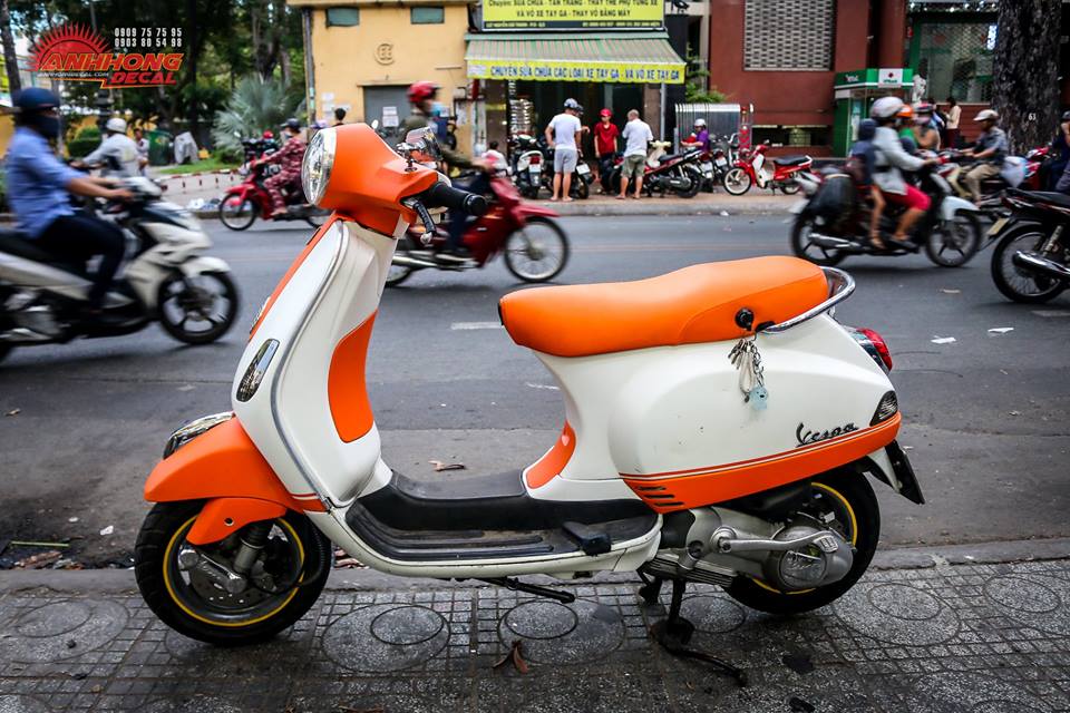 thiết-kế-tem-xe-vespa-dán-tem-xe-vespa