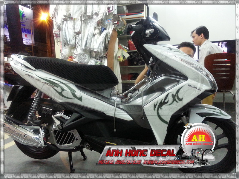 Tem Xe Air Blade 2013 016