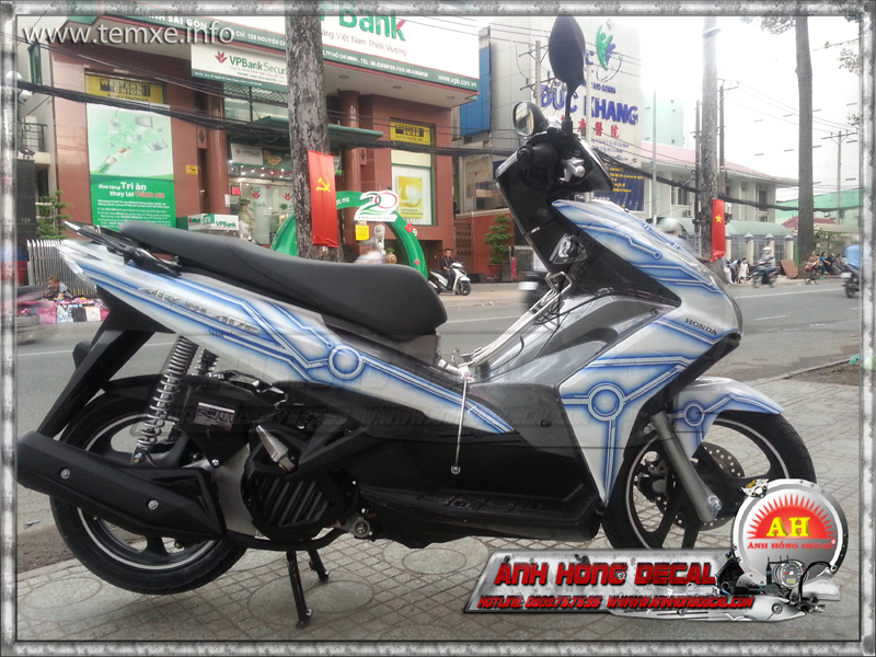 Tem Xe Air Blade 2013 017